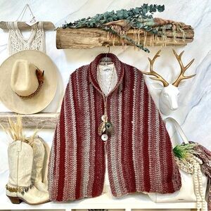 Cozy handcrafted vintage cape/wrap w pray/country/granny vibe